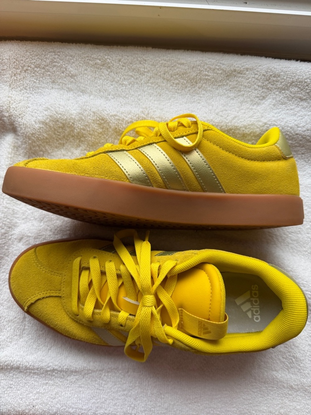 adidas Women’s VL Court 3.0 Sneaker Yellow/Gold Women’s 8